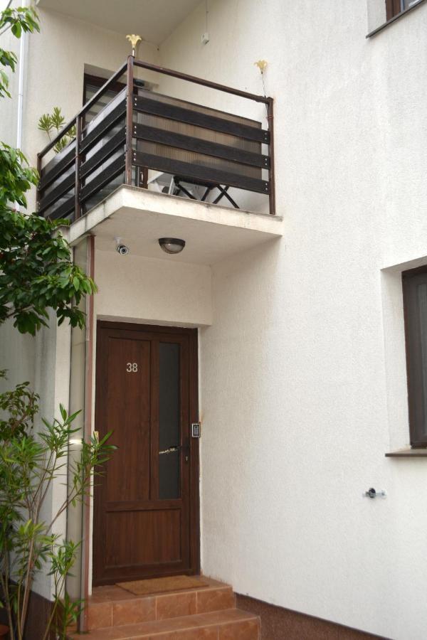 Villa 38 Silviu Apartment Букурещ Екстериор снимка